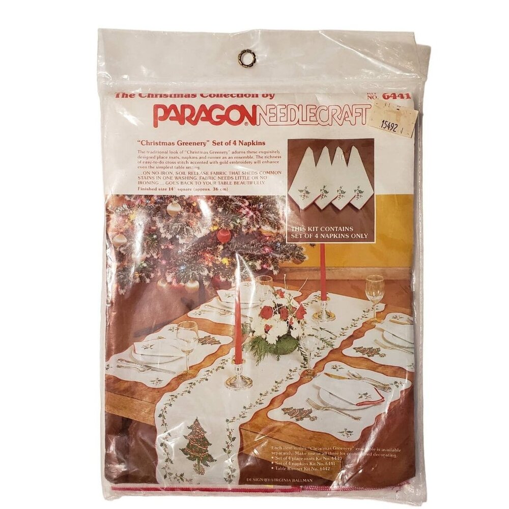 Paragon Needlecraft Kit 6441 CHRISTMAS GREENERY 4 Napkins Vintage Fiber Art
